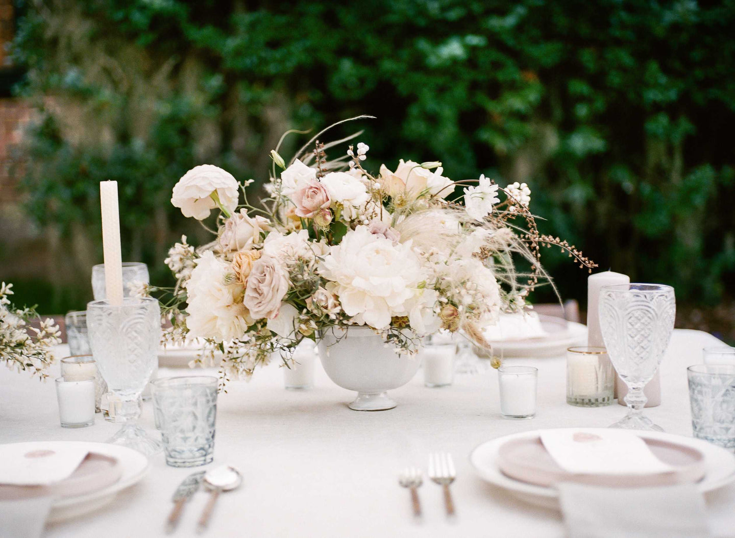 Gallery Flowers - book us for your wedding flowers. Houston Wedding Flowers with Gallery Flowers