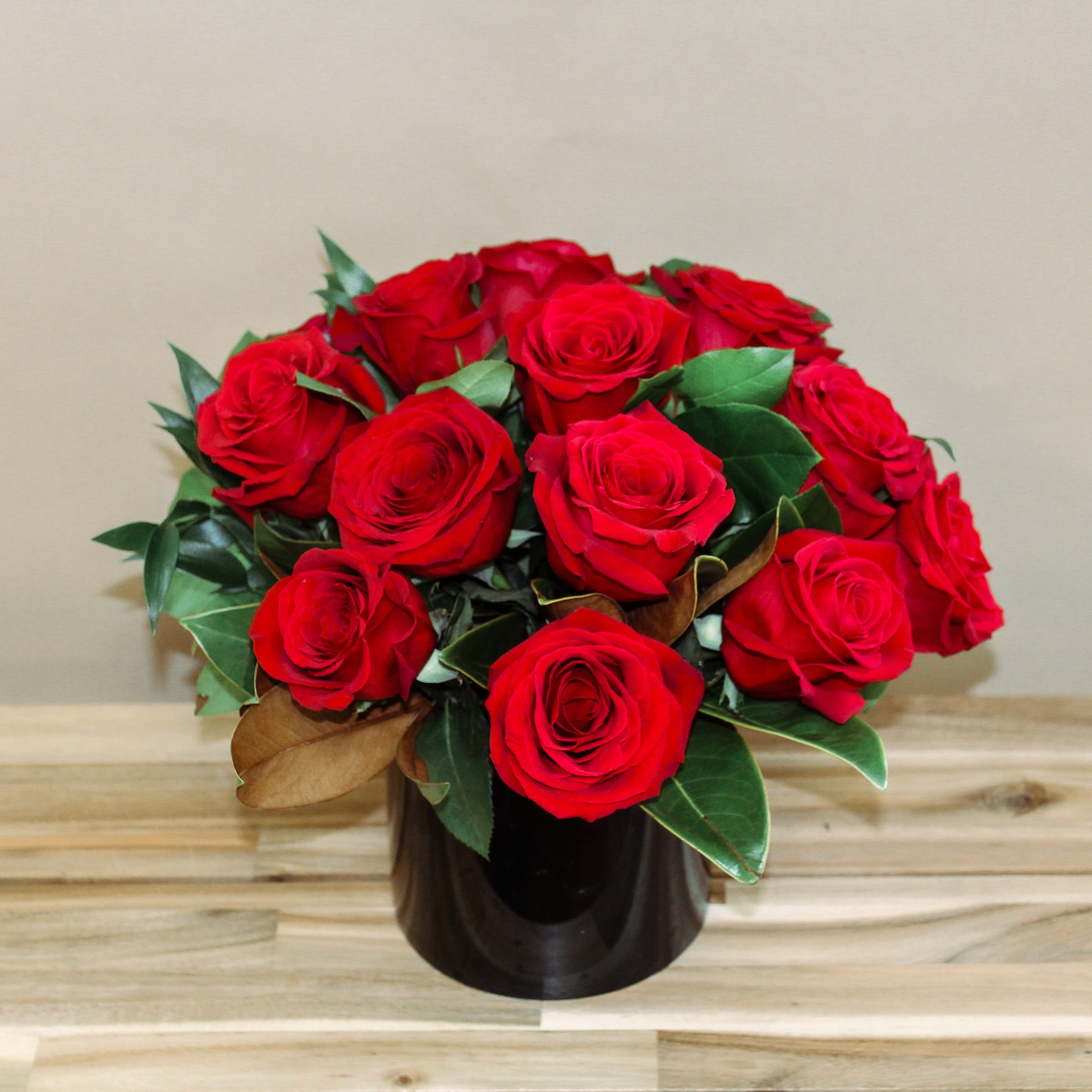 Modern Dozen Roses – GALLERY FLOWERS